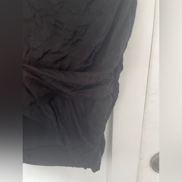 #83 🌺 5/$30 🌺 H&M stretchy ruched black skirt - Picture 3 of 8